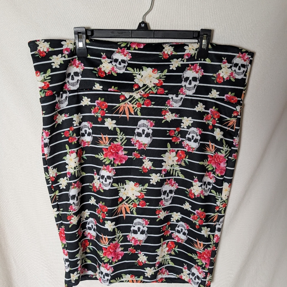 Torrid Black Red Striped Skull Pencil Skirt With Stretch Size 2 Halloween